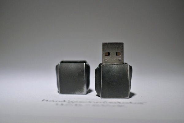 USB Stick - USB 3.0 - 64 GB Speicher - Stahl